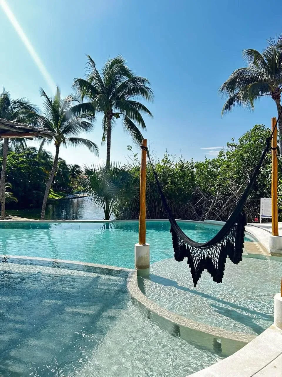 Luxury Penthouse #2 - 3 bedroom Lagoon View and Private Roof Top Pool photo 1