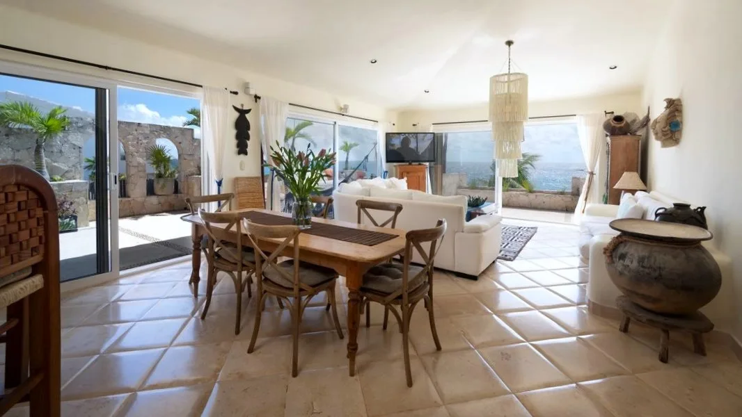 Quinta Luna Penthouse • A Rare Oceanfront Sanctuary photo 5