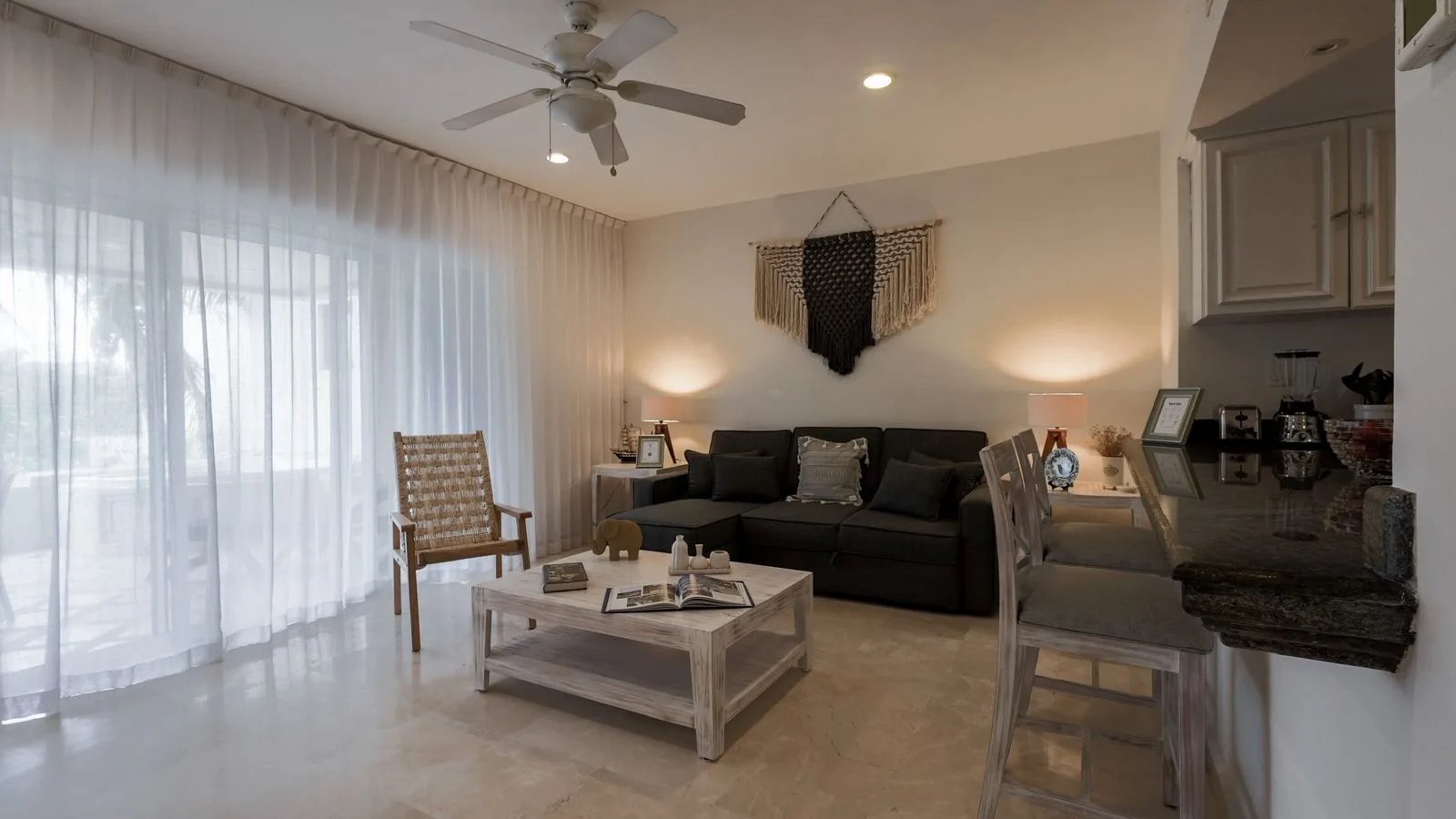 Portobello Grand Marina: Poolside Living - 1 Bed / 1 Bath in 114 photo 4