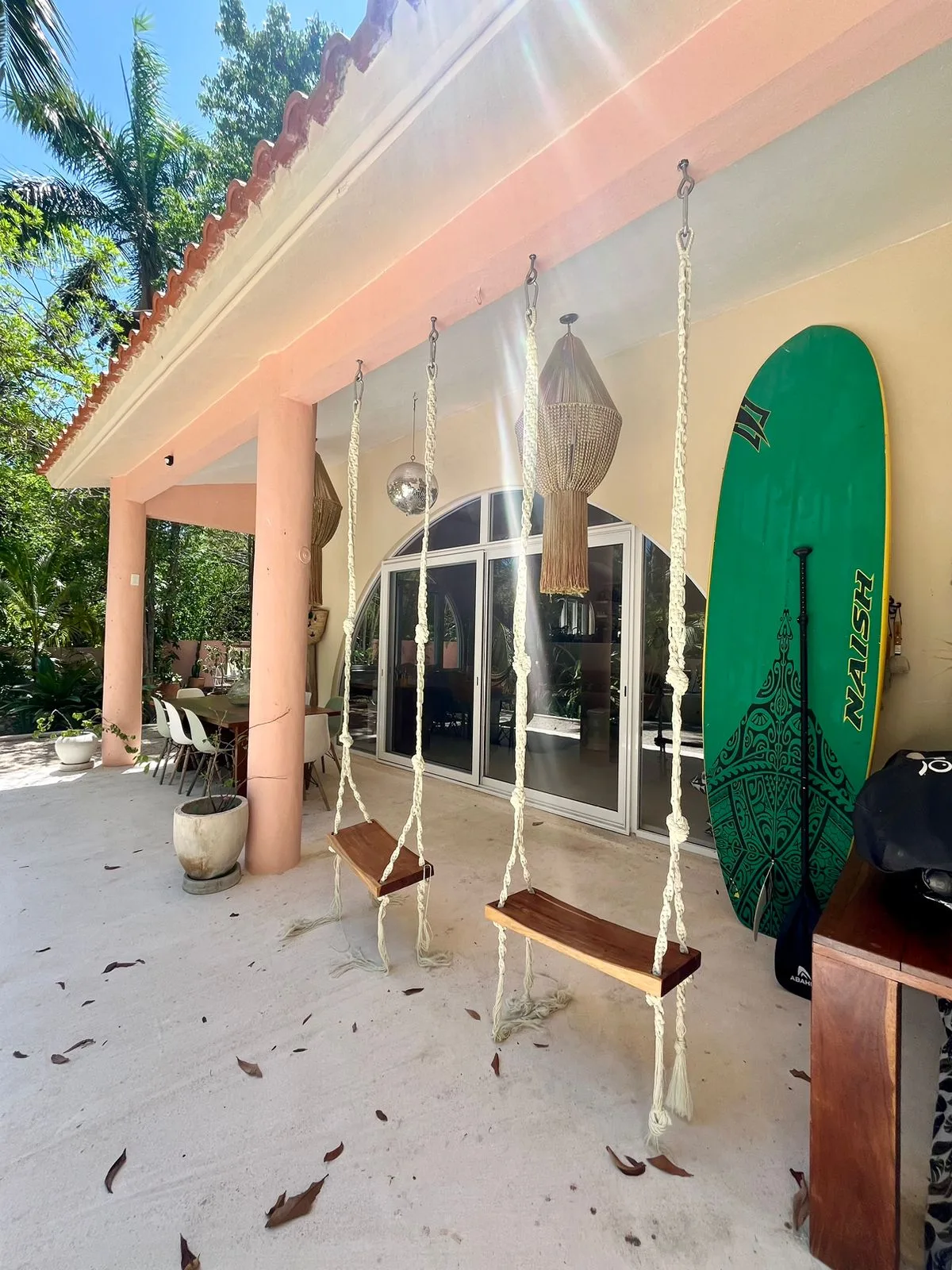 Tropical "BohoChic" Home photo 3