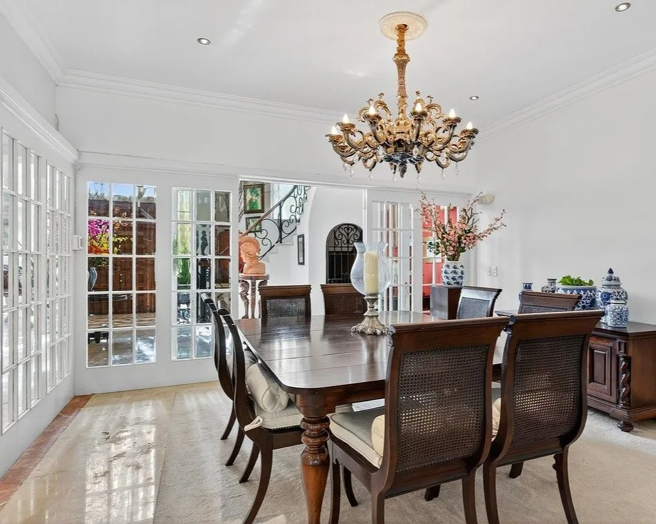 Villa Santiago • Timeless Sophistication on the Emerald Fairways photo 4