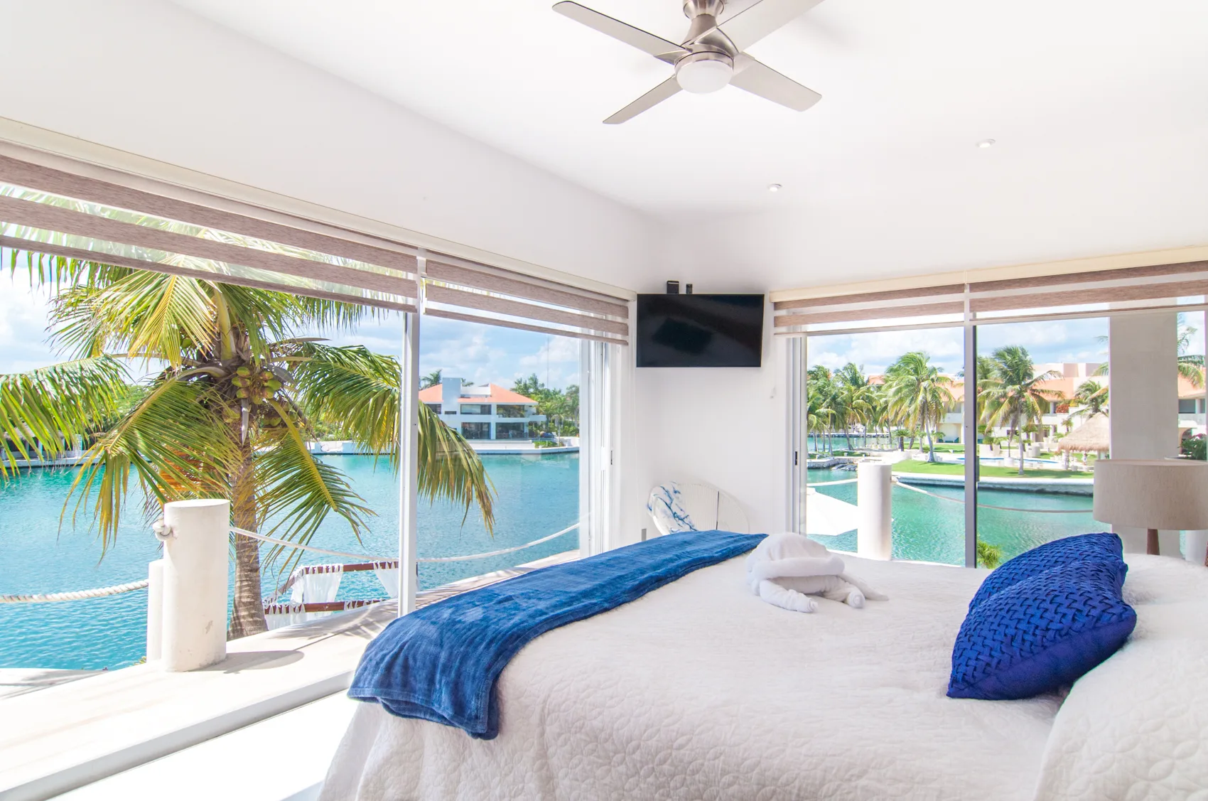 Casa la Torre - Spacious 5 Bedroom Waterfront Luxury photo 5