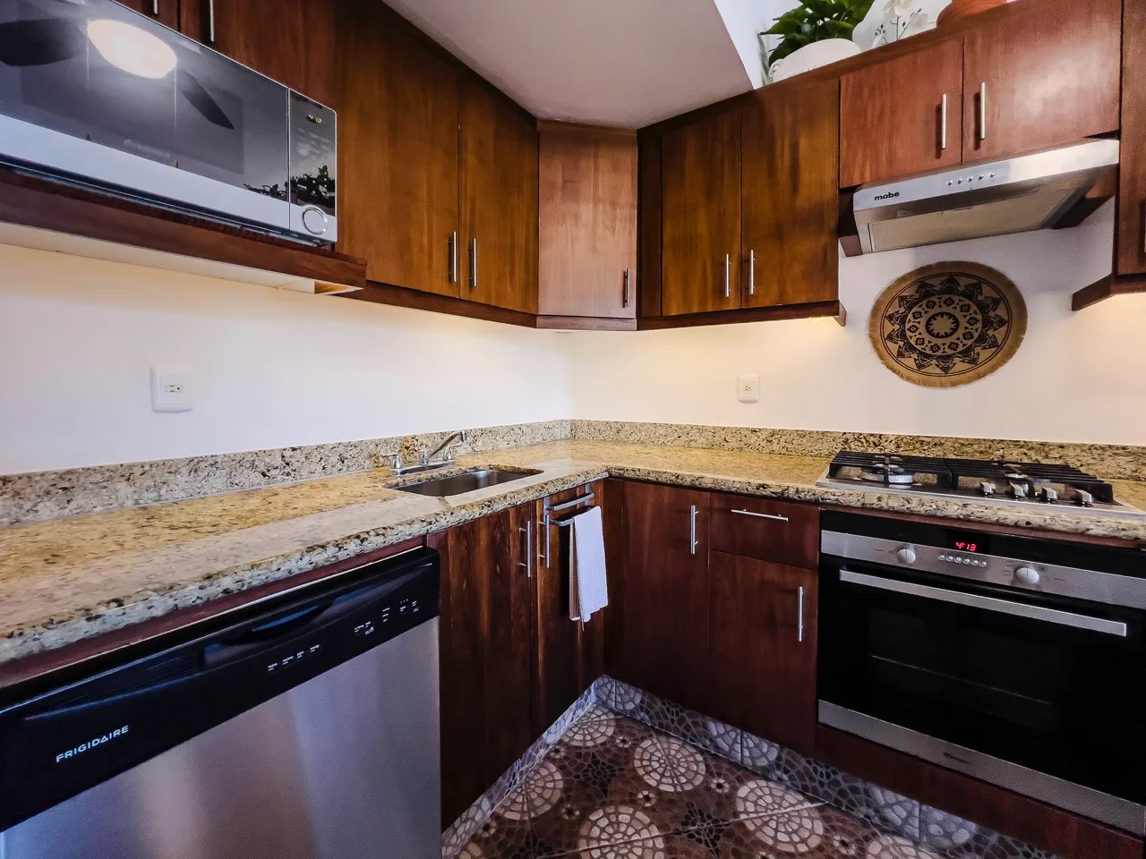 Canal front apartment in one of the best areas photo 5