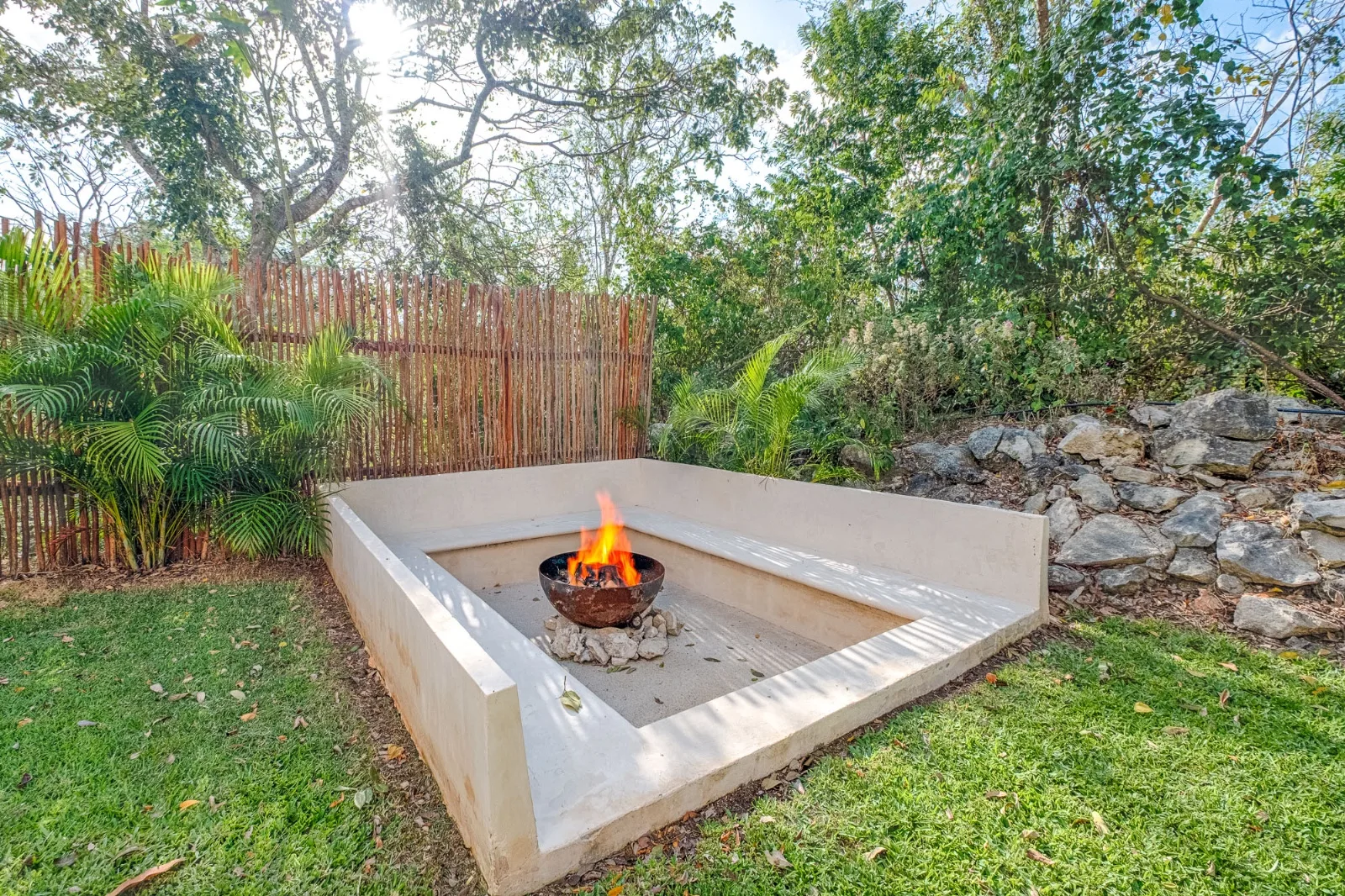Turnkey 2BR with Direct Pool Access photo 3