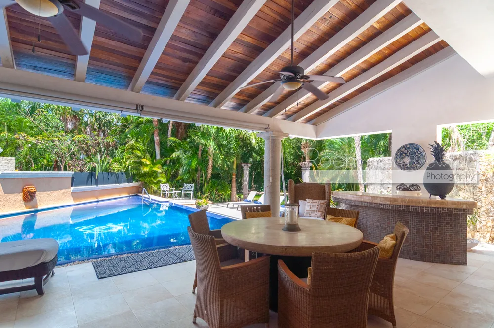 Villa Santiago – Three Levels of Sophistication & Spacious Living photo 1