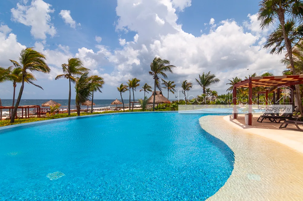2 Bedroom Oceanfront Condo for Sale in Punta Roca, Puerto Aventuras, Riviera Maya photo 4