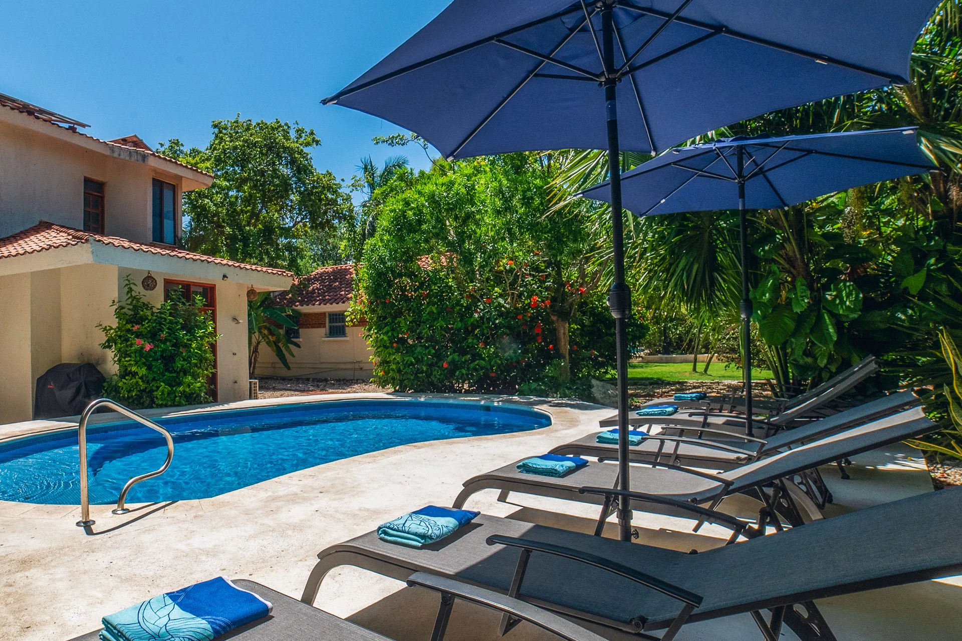 Luxury Mexican Hacienda • Private Pool • Sleeps 9 photo 2