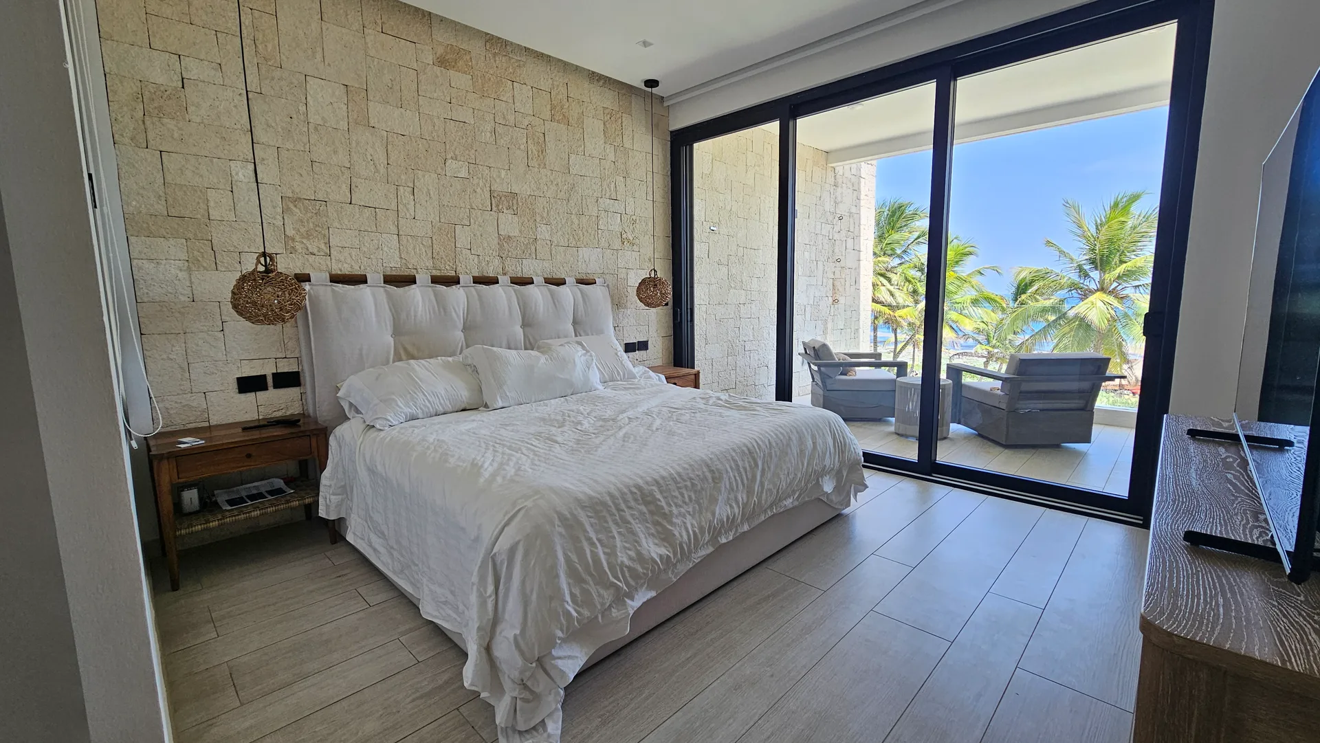 3BR Luxury Beachfront Villa | Designer Furnished photo 3