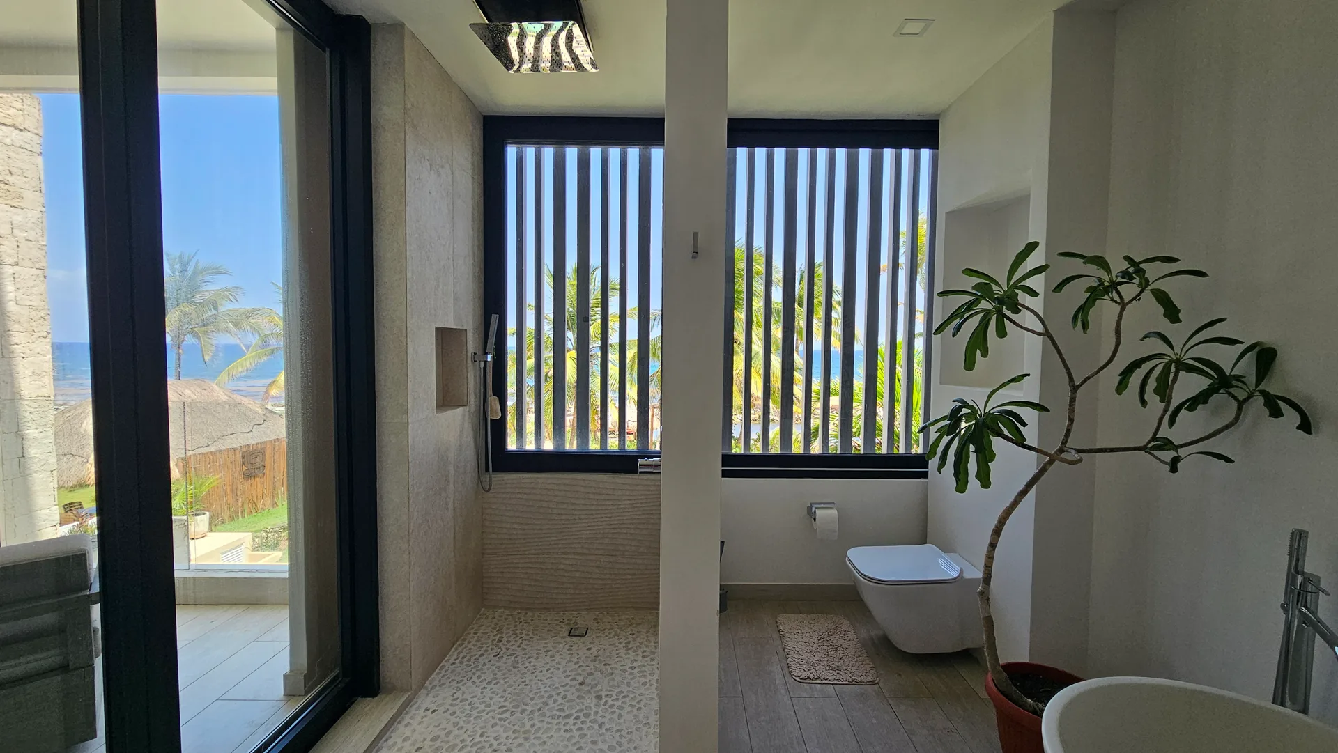 3BR Luxury Beachfront Villa | Designer Furnished photo 5