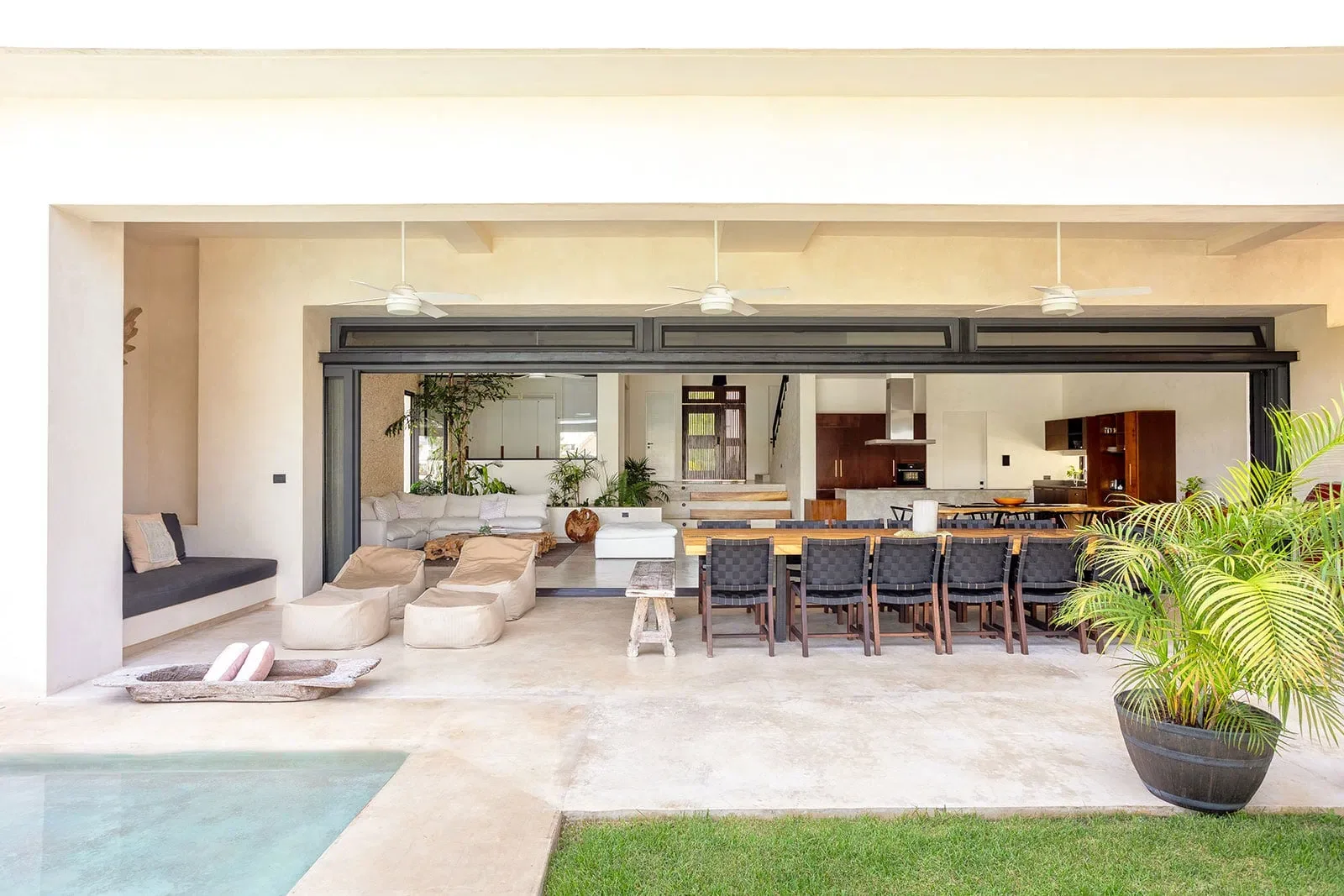 Casa del Viento — Luxury 5 Bed Beachfront Home with Boat Dock photo 5