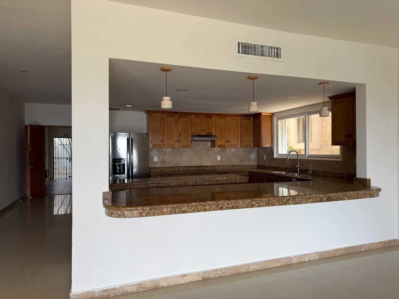 Ground Floor Ocean-Front Apartment photo 3