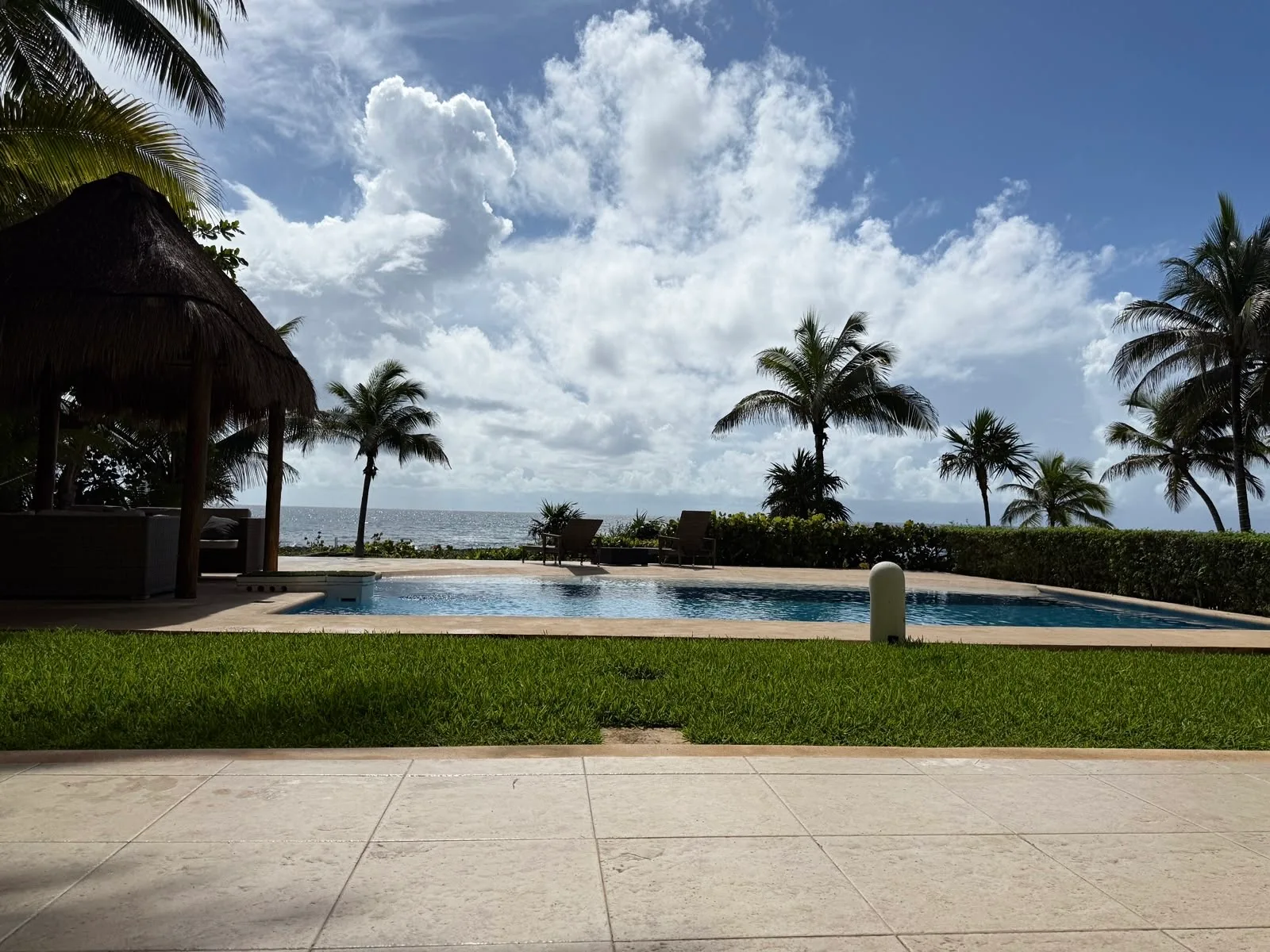 Ground Floor Ocean-Front Apartment photo 5